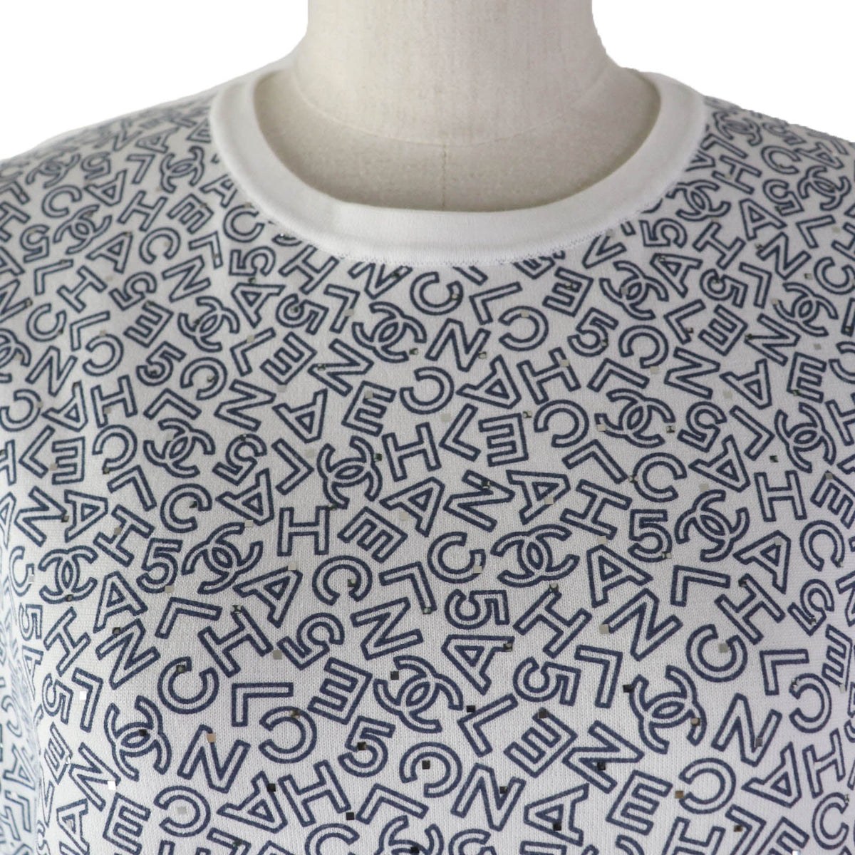 CHANEL Long-sleeved T-shirt P70441 cotton White navy 42