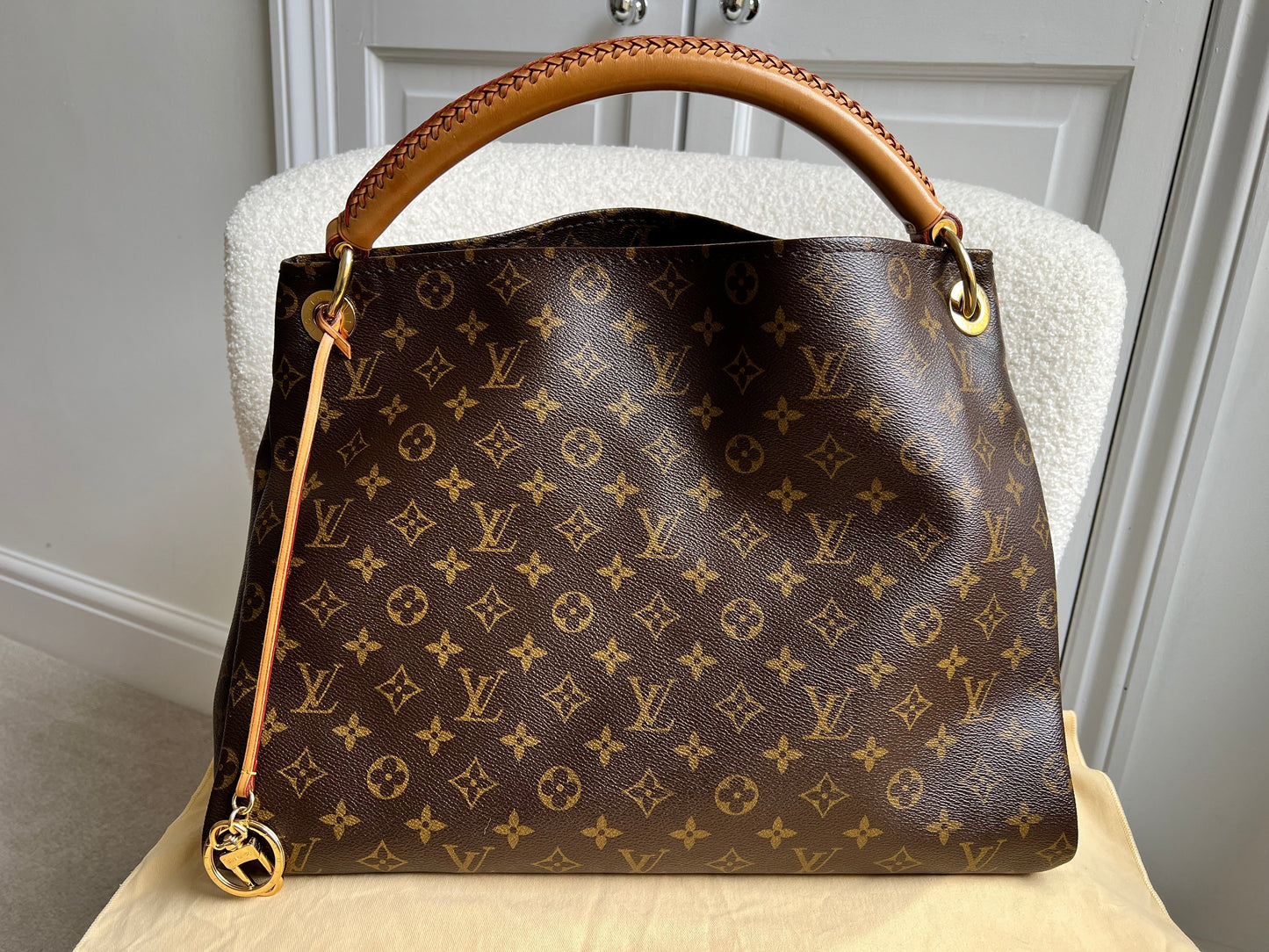 Louis Vuitton Artsy MM Monogram
