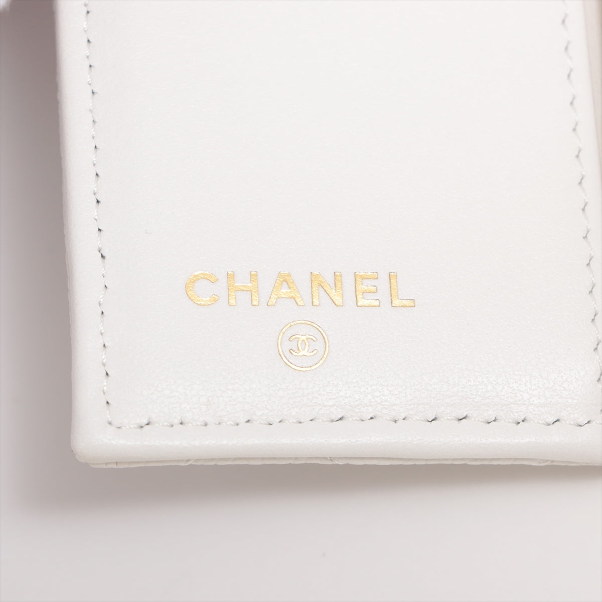 Chanel Matrasse Caviar S Compact Wallet White Gold Random