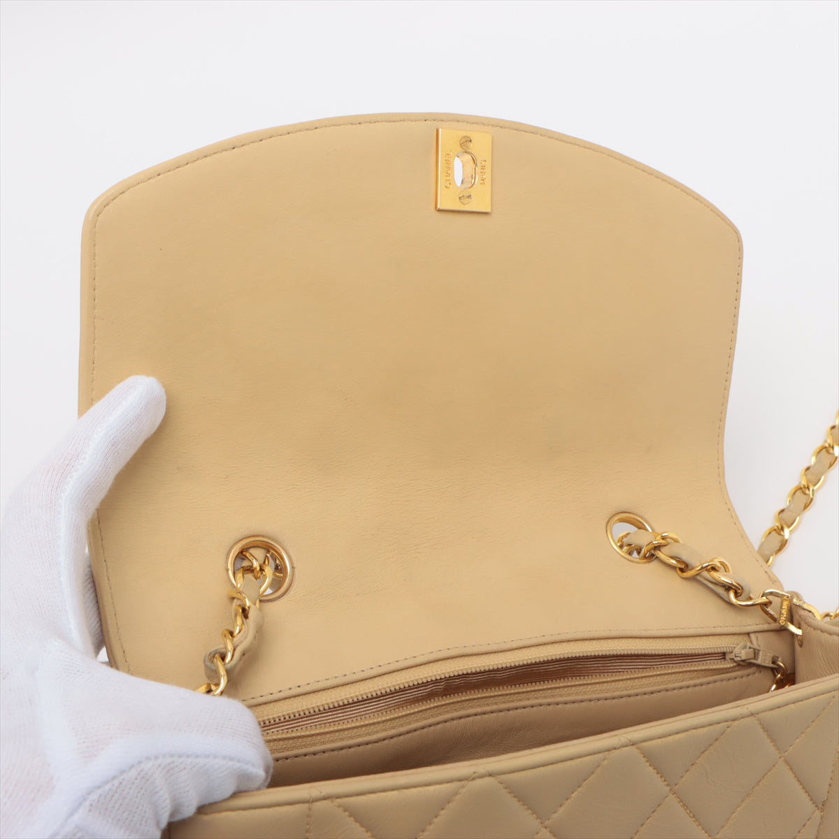 Chanel Matrasse Chain Shoulder Bag Dianaflap Beige G Turn-Lock Speech Fixed