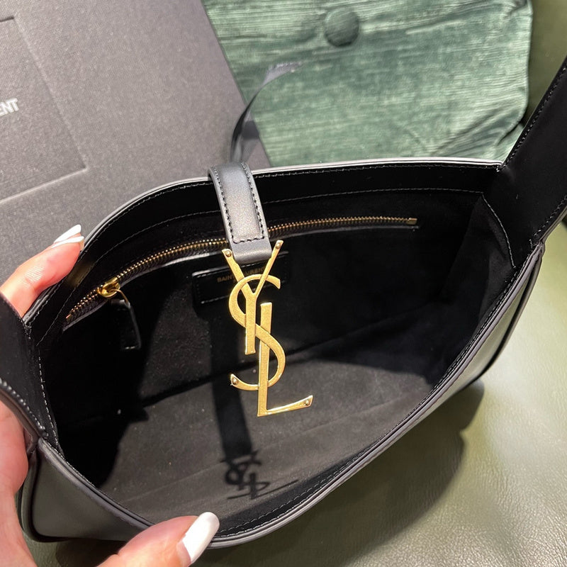 Yves Saint Laurent - Bags - The Wells Bags 478