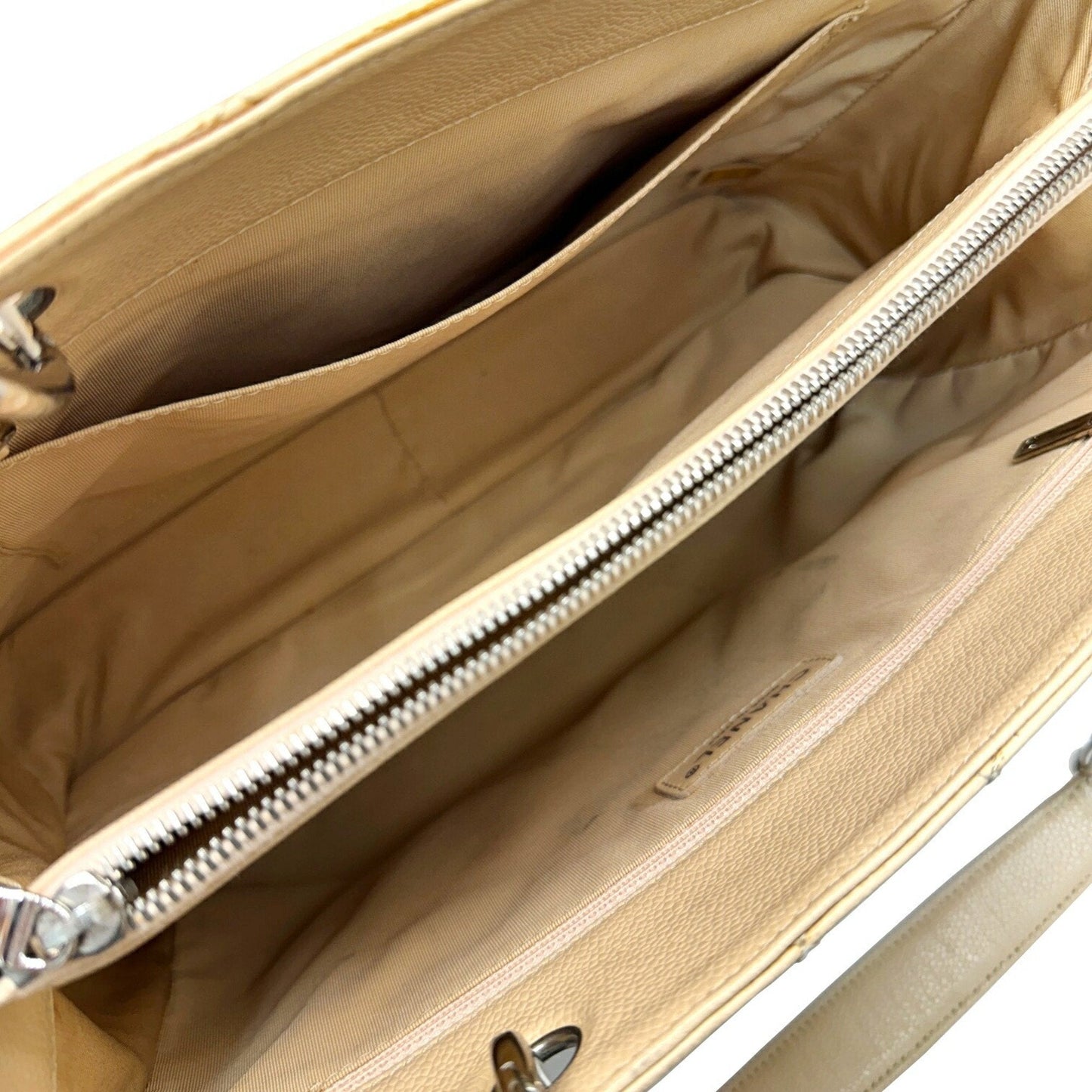 CHANEL Matelasse Tote