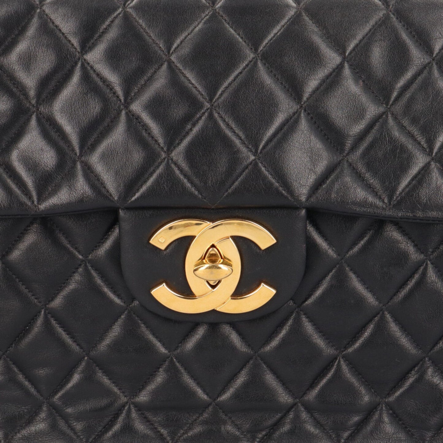 Top Quality Chanel Jumbo Shoulder Bag