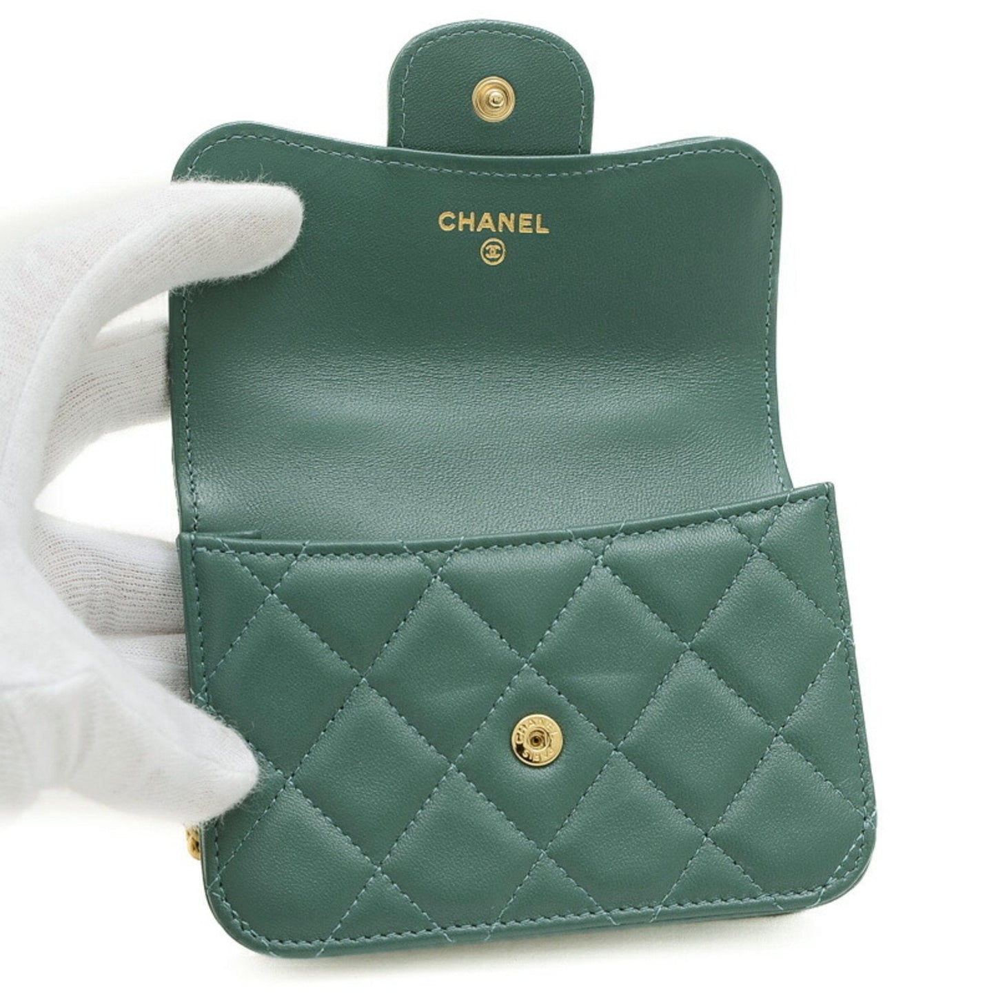 CHANEL Matelasse Shoulder Bag
