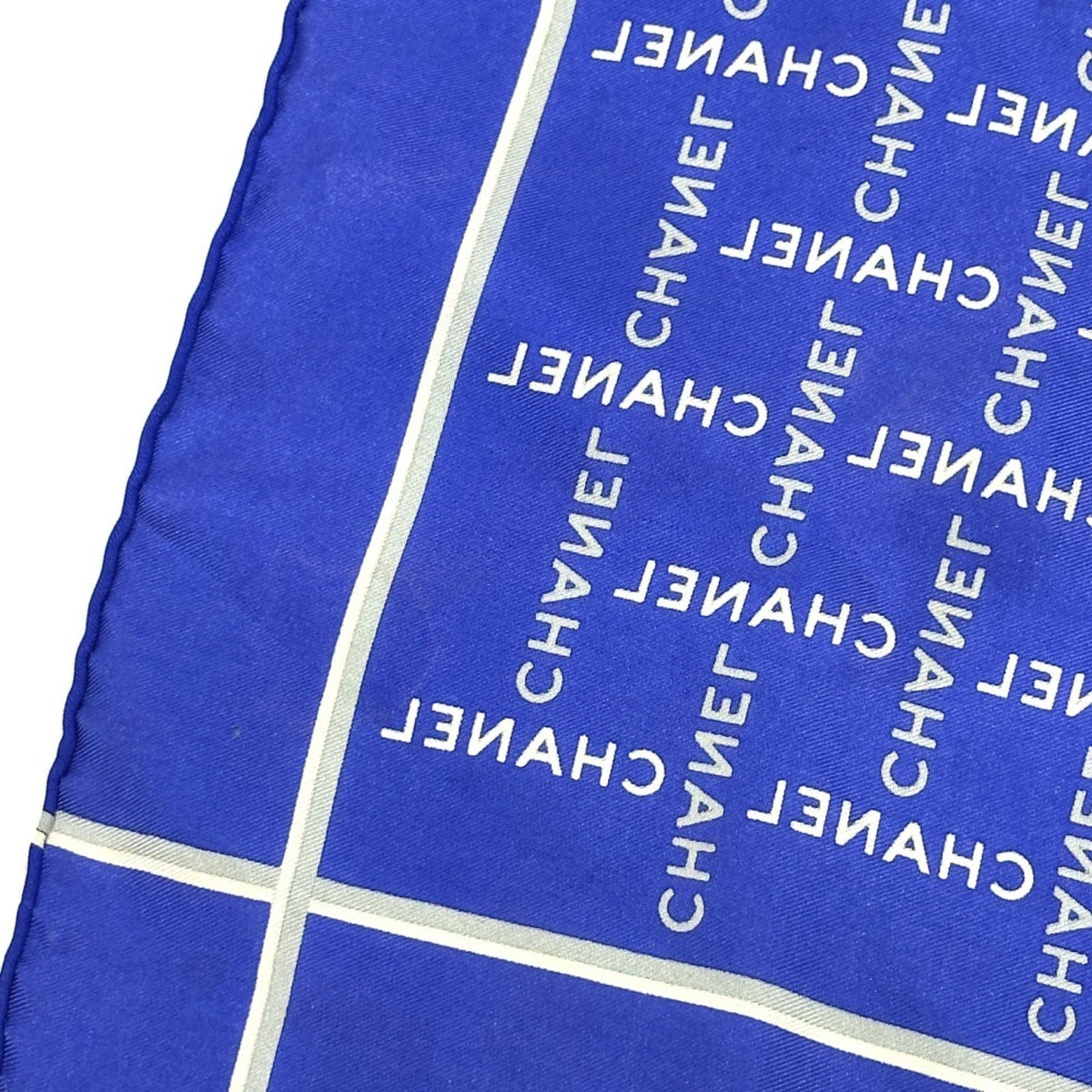 CHANEL Scarves