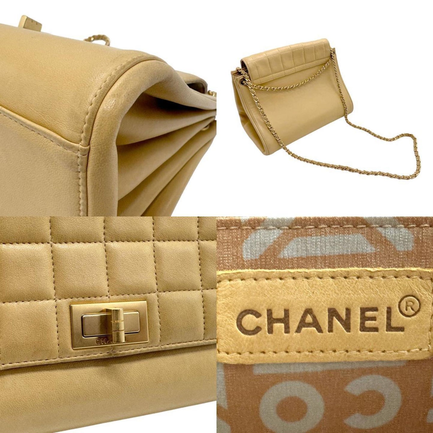 CHANEL 2,55 Shoulder Bag