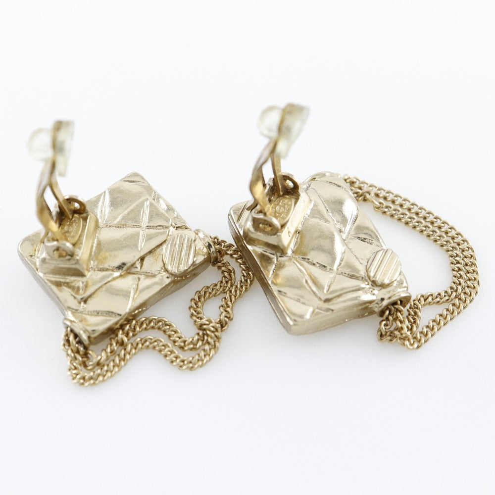 Chanel CHANEL mattress ear rings g makeup French made 2002 02P 24.6g Matelasse A-rang