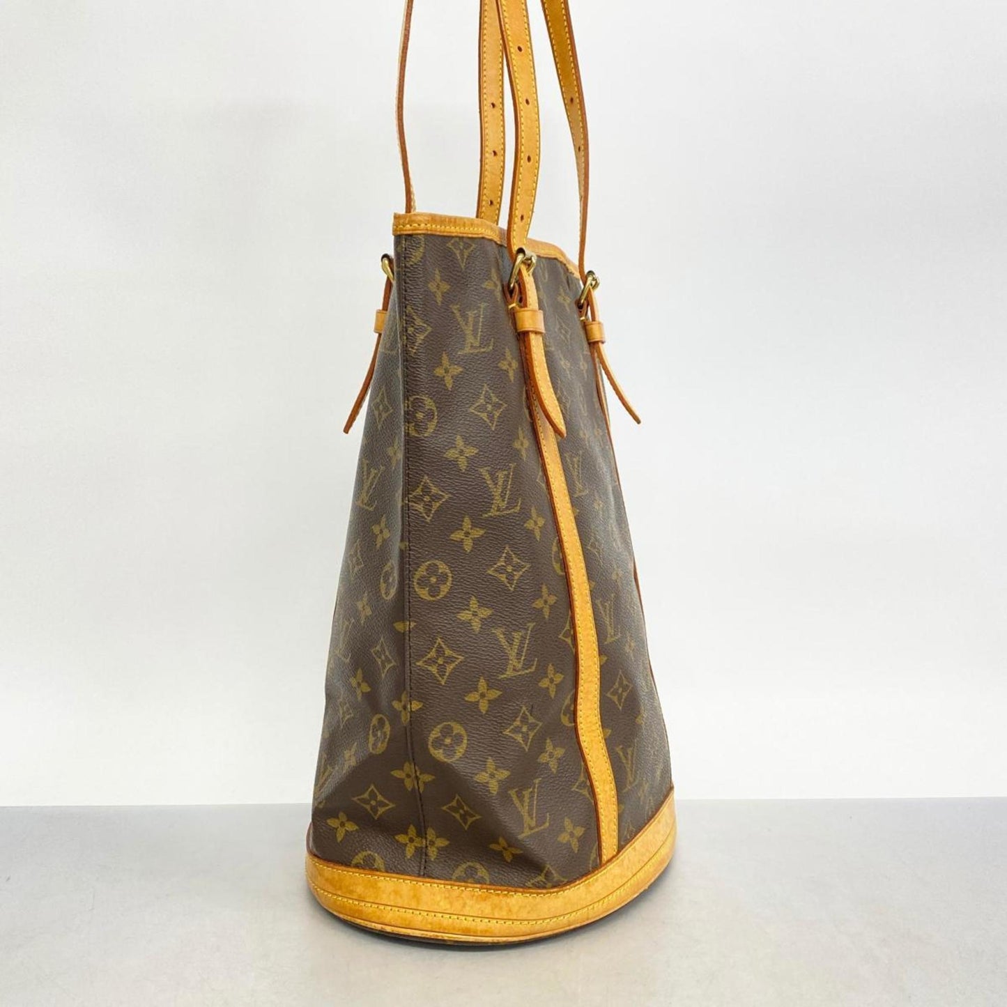 LOUIS VUITTON Bucket Tote