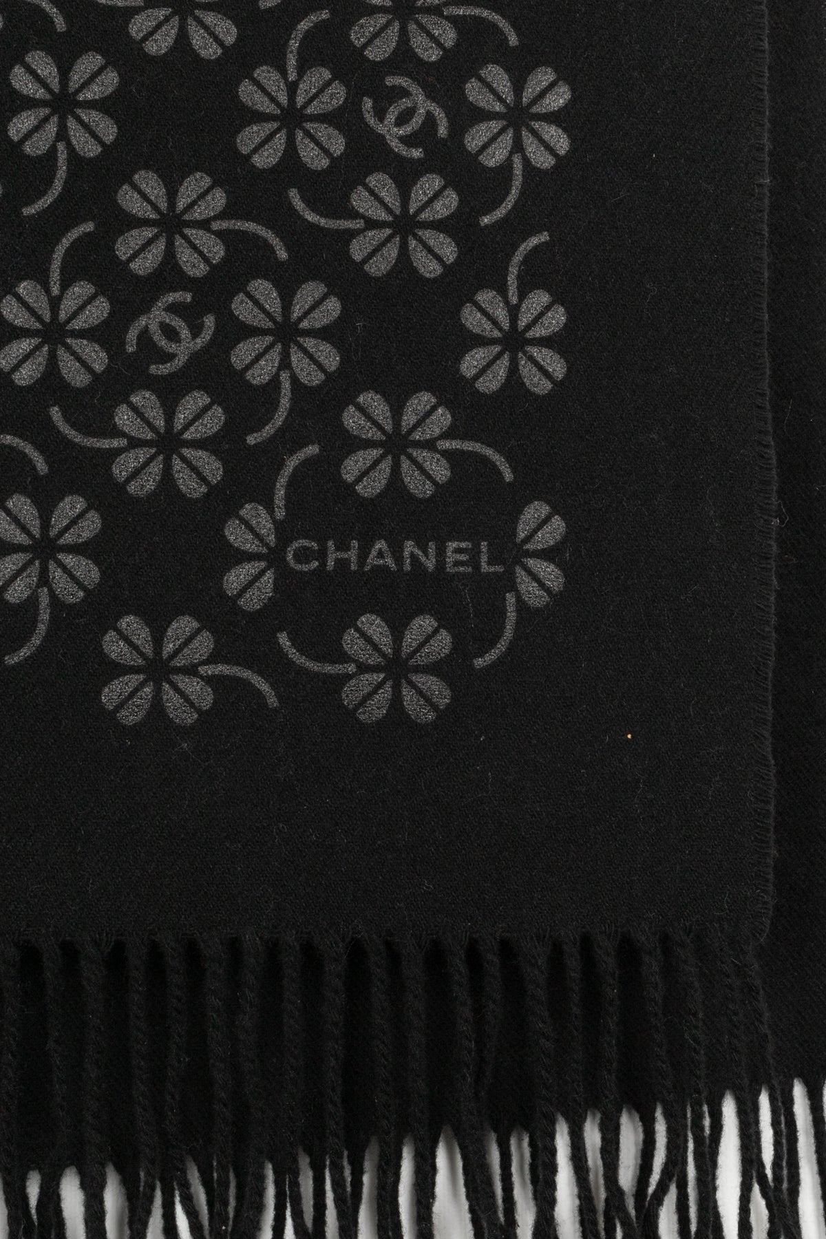 Echarpe en cachemire Chanel