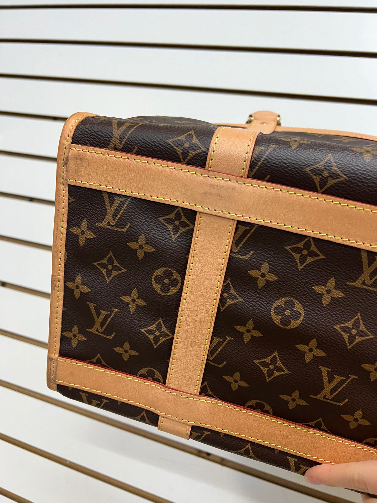 Pet Carrier Luggage Designer By Louis Vuitton Size: Large