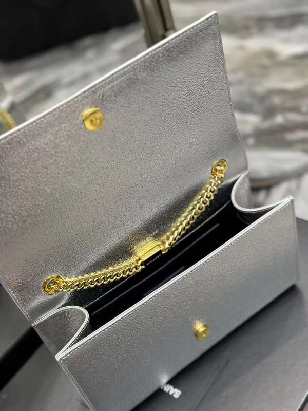 Yves Saint Laurent - Bags - The Wells Bags 601