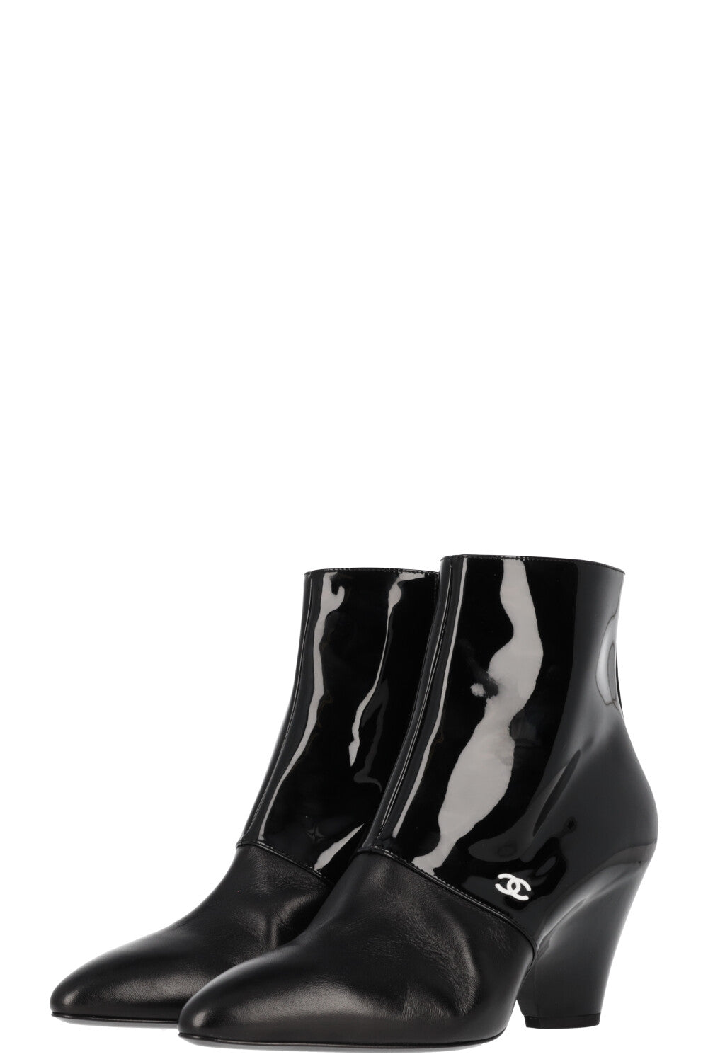 CHANEL CC Boots Patent Black