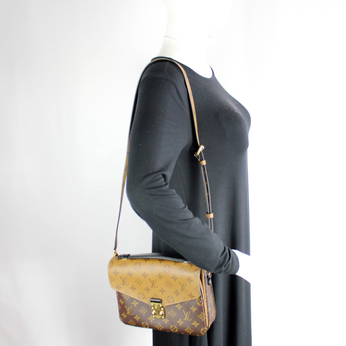 Pochette Metis Reverse Monogram