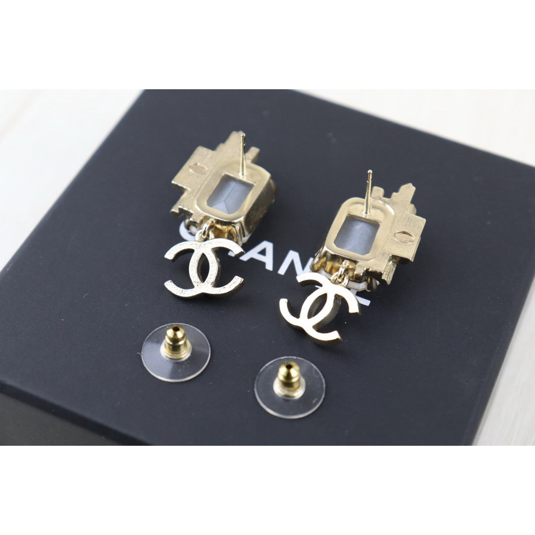 Very Good ( Rank A)|CHANEL COCO Mark Sugar cube Rhinestone Earrings |H25011306