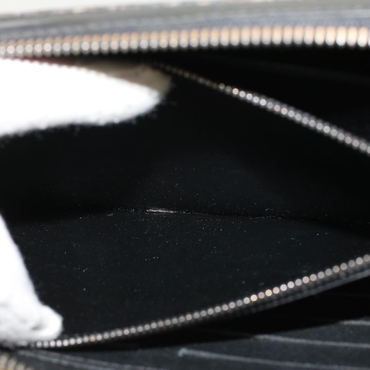 LOUIS VUITTON Zippy XL Wallet