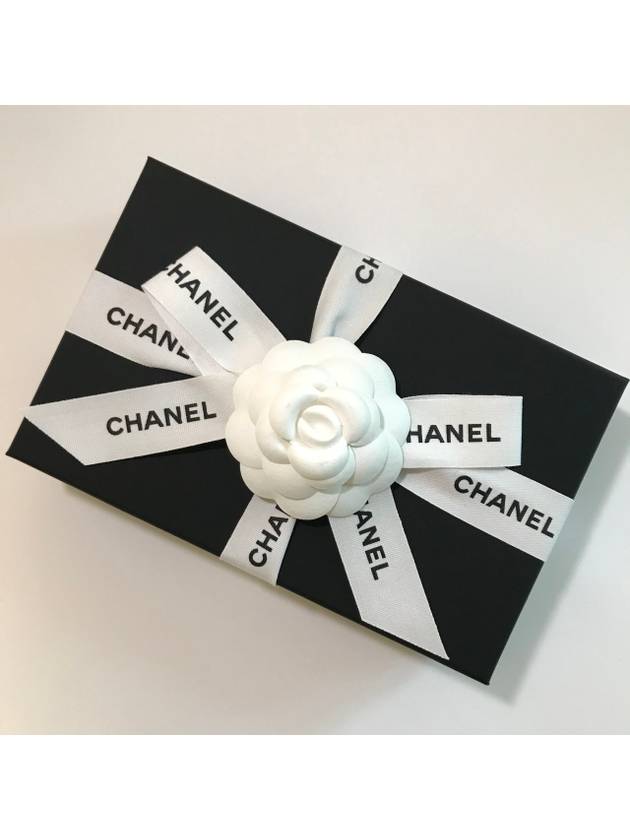 Classic medium wallet black caviar silver plate AP0232 Chanel