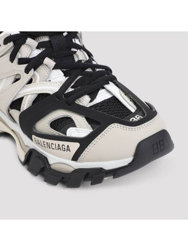 Luxury Balenciaga track low top sneakers 542436W3AC4