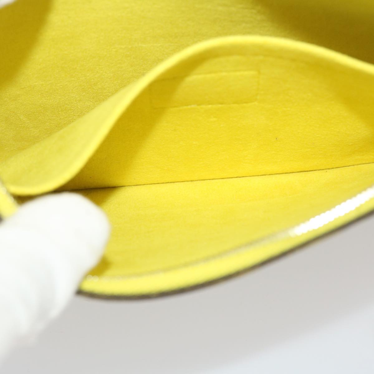 LOUIS VUITTON Neverfull MM Tote