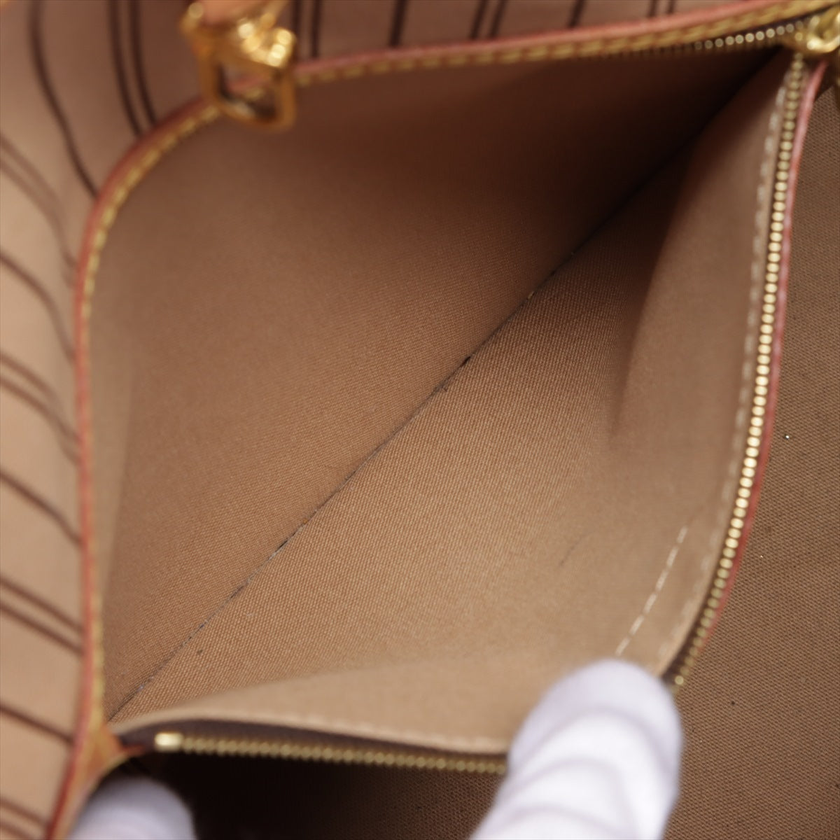 Louis Vuitton Neverfull Handbag