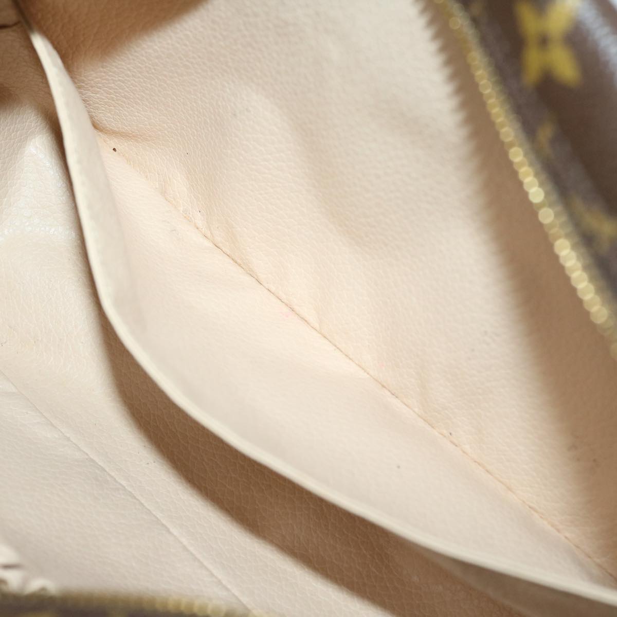 LOUIS VUITTON Trousse de Toilette Clutch Bag