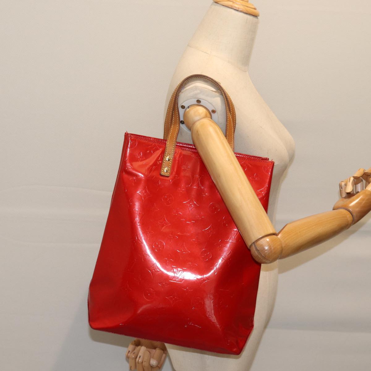 LOUIS VUITTON Reade Handbag
