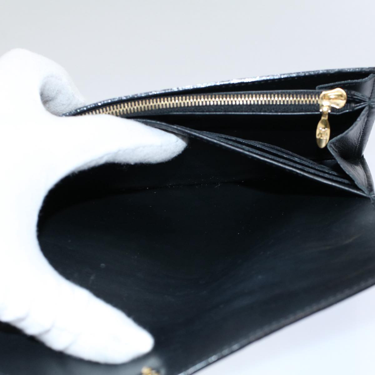 LOUIS VUITTON Sarah Wallet