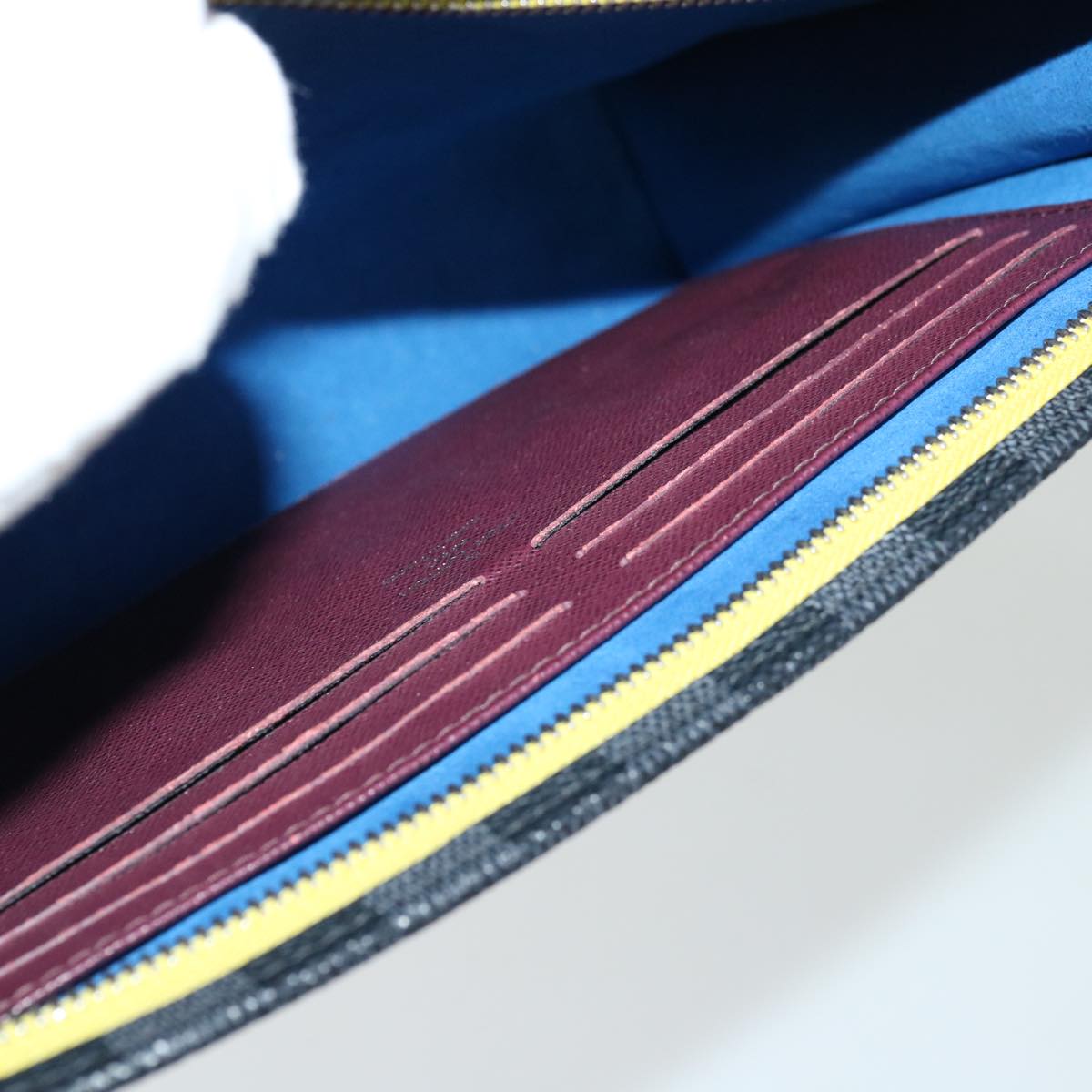LOUIS VUITTON Pochette voyage Clutch Bag