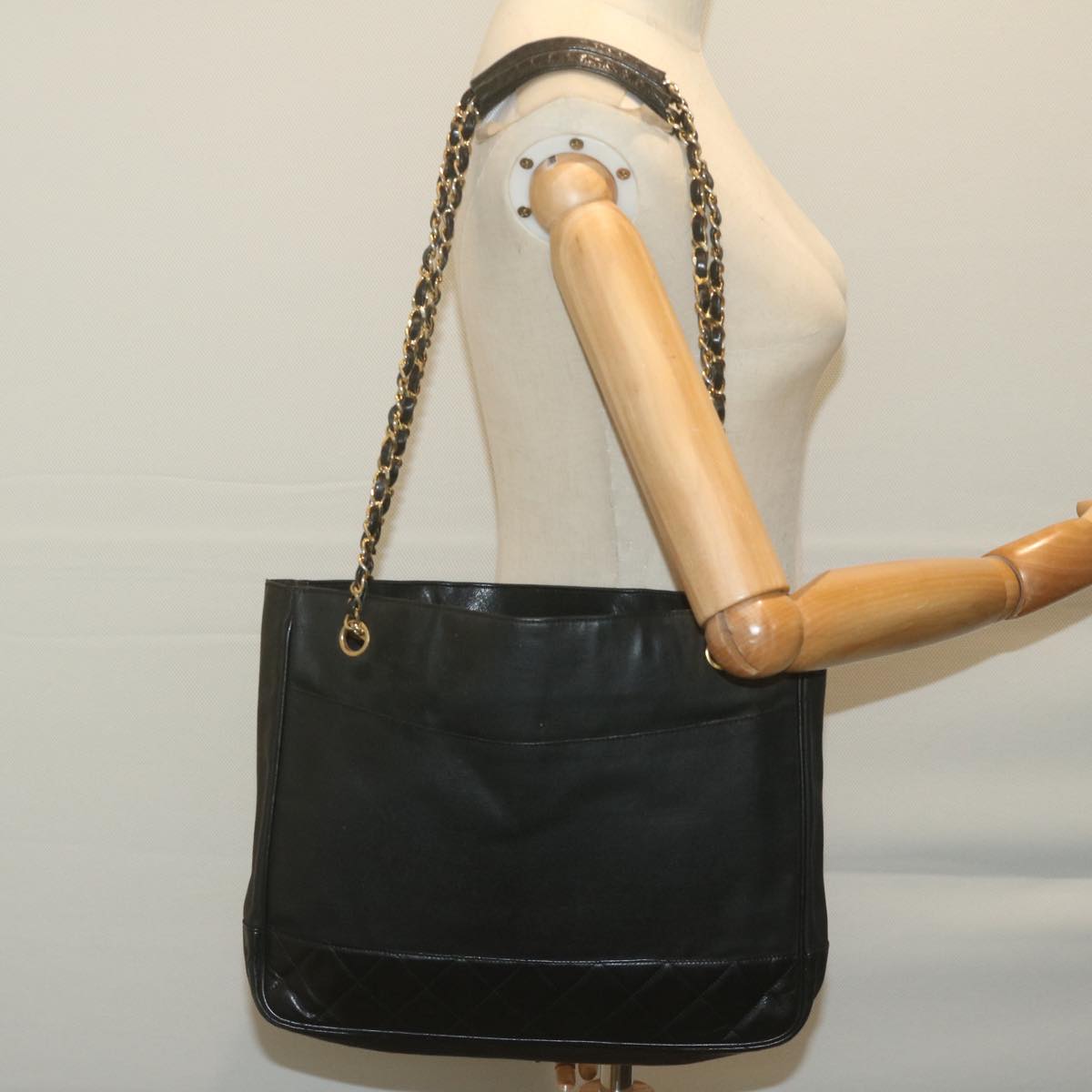 CHANEL Shopping Shoulder Bag