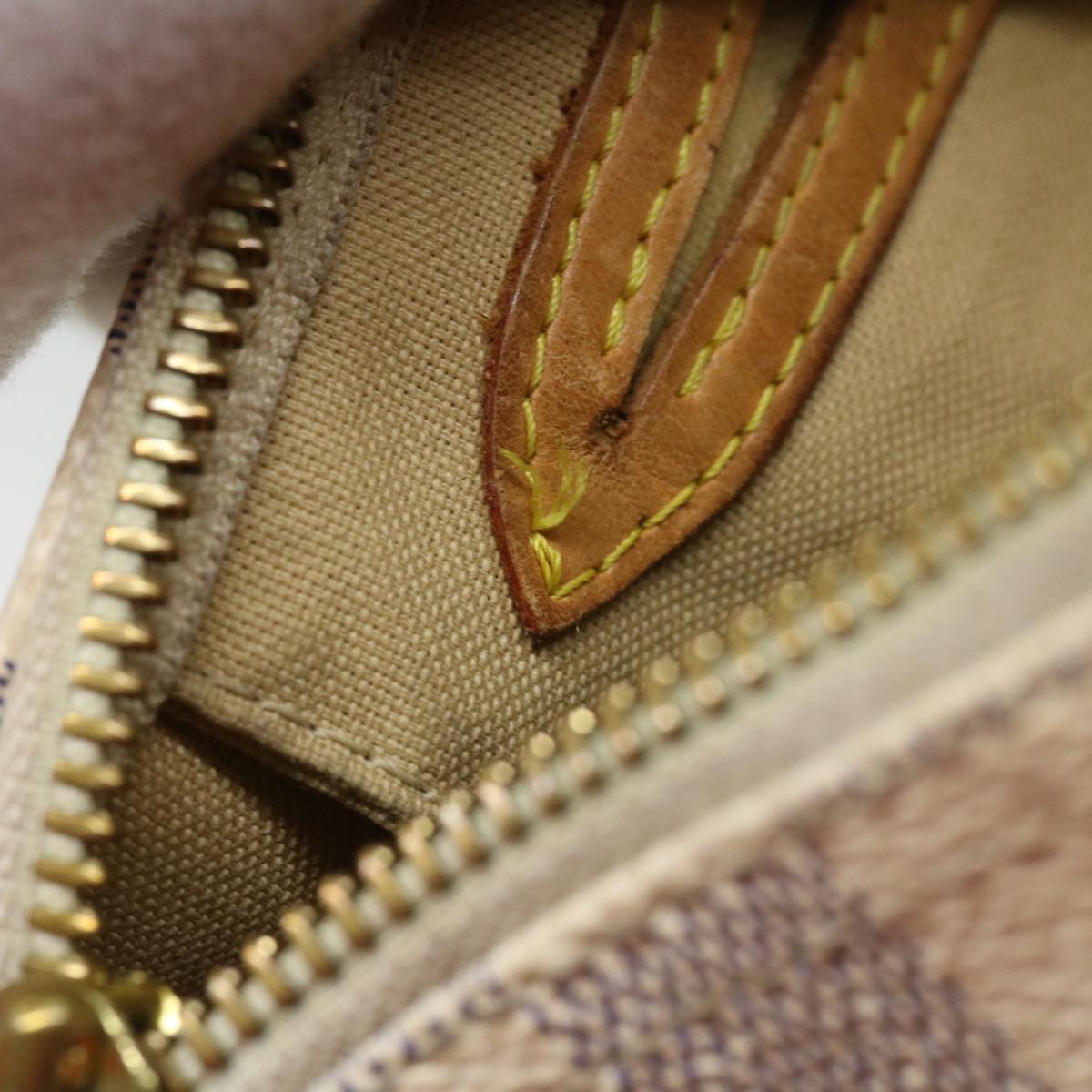 Louis Vuitton Speedy 25 Handbag