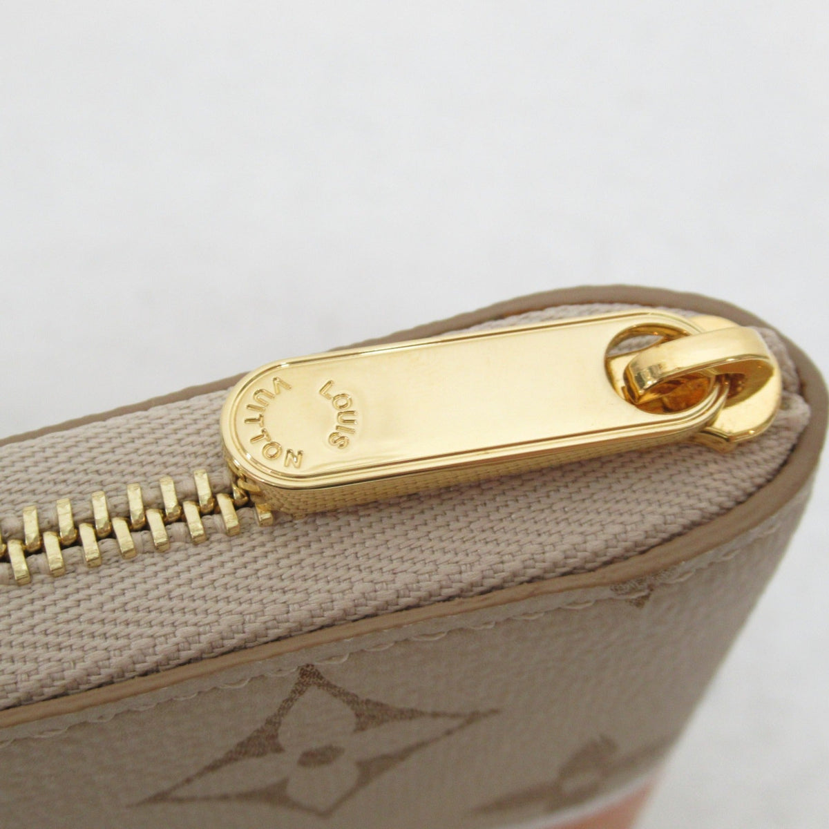 LOUIS VUITTON zip around purse Beige leather monopanum canvas M82691