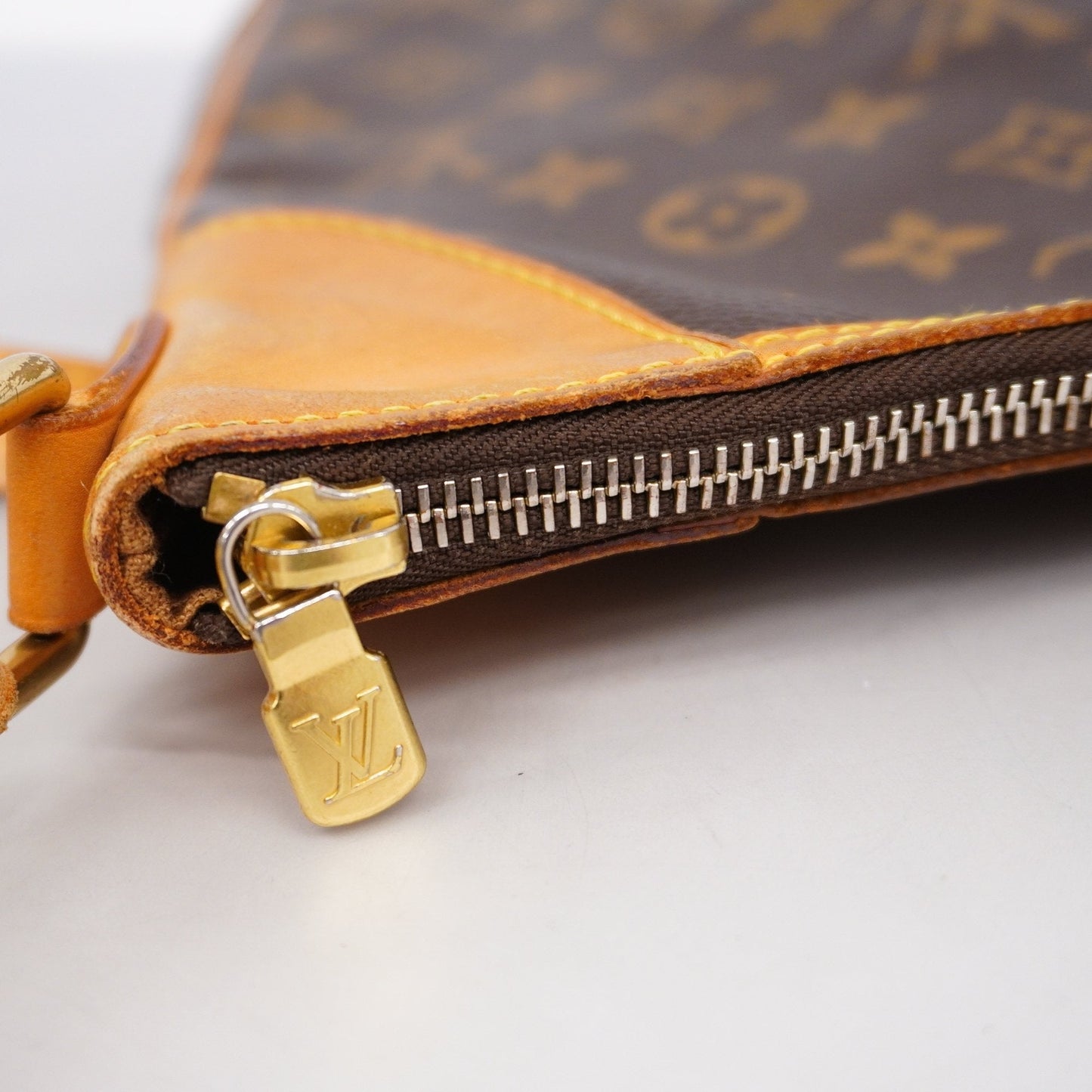 LOUIS VUITTONAuth Monogram Odeon MM M56389 Women's Shoulder Bag