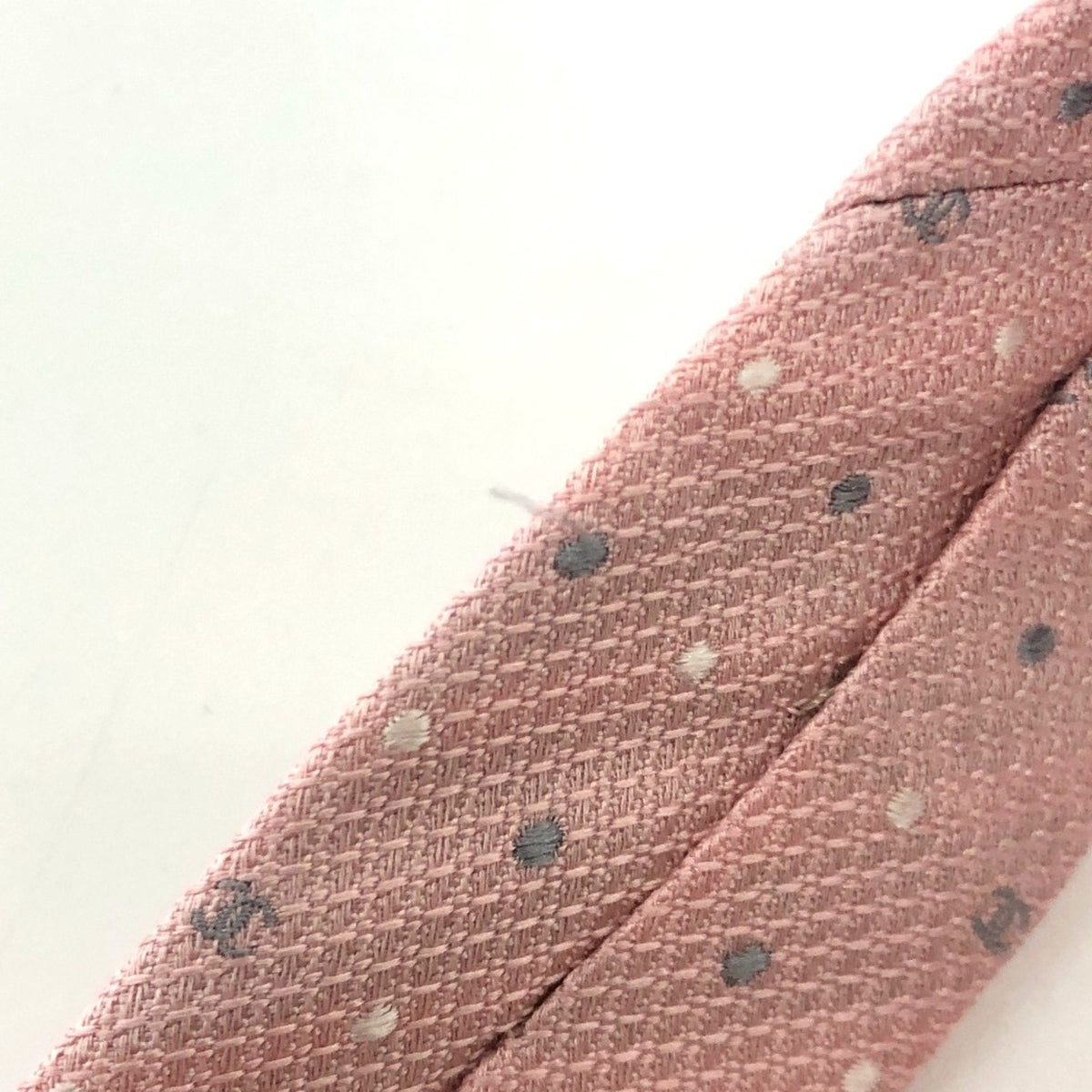 Chanel Necktie pink