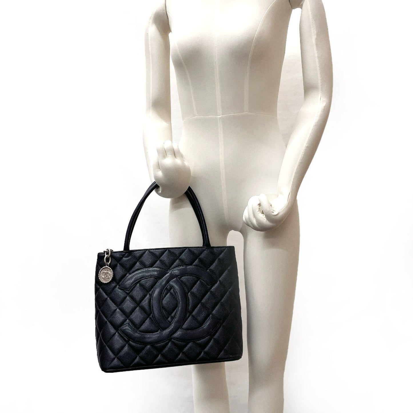 CHANEL Reproduction Matelasse A01804 Tote Bag Matte Caviar Skin Black Women's