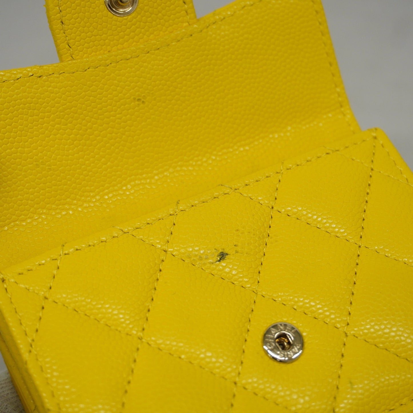 ChanelAuth Matelasse Tri-fold Wallet Gold Metal Fittings Women's Caviar Leather
