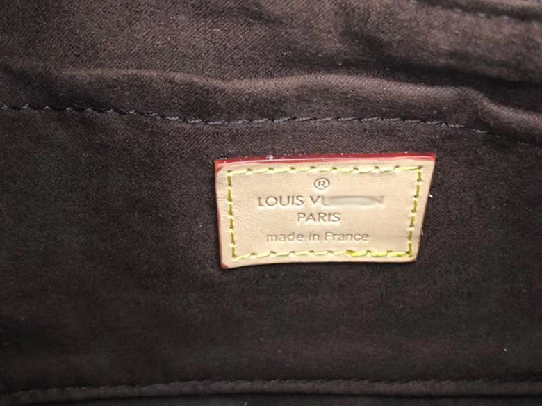 LB157 8.7x5.1x2.8inch(Including silk scarves.)
