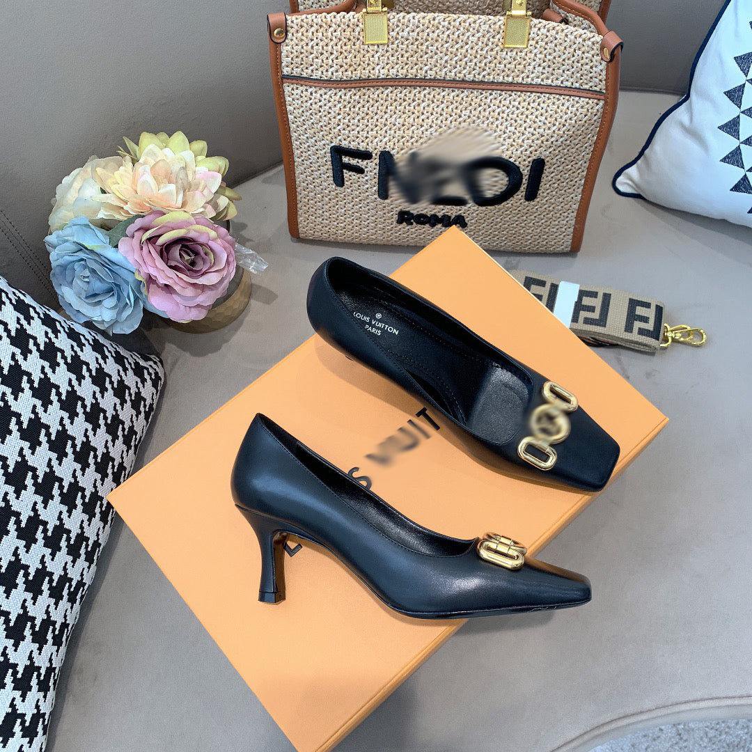 SE568 Size 4-9 Heels:7cm Material: Cowhide Lining: Sheep skin Sole: Italian leather