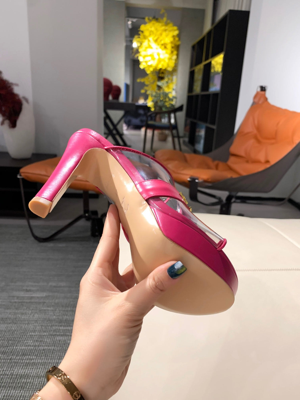 SE569 Size 4-11 Heels:10cm Material: Cowhide Lining: Sheep skin Sole: Italian leather