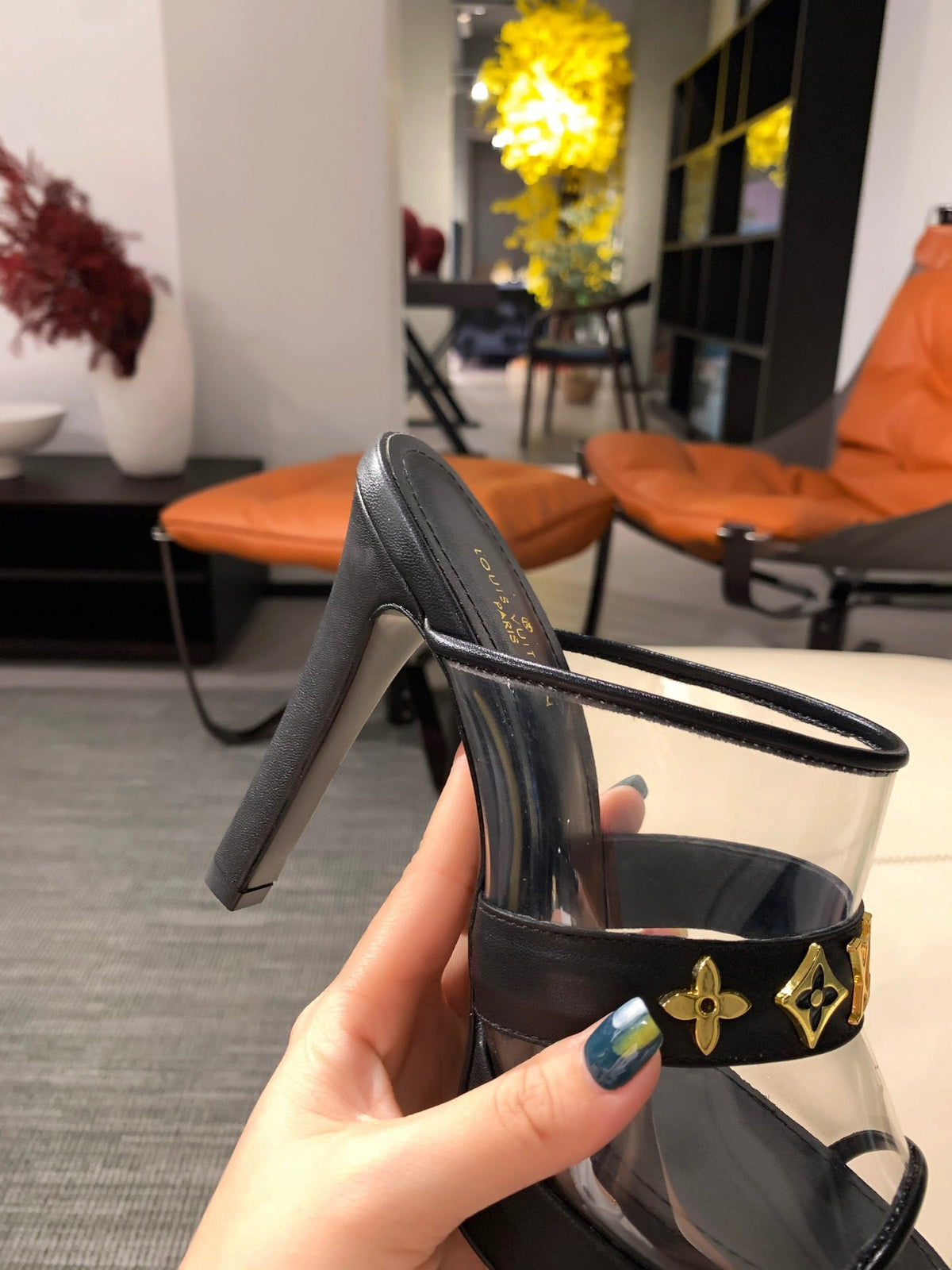 SE570 Size 4-11 Heels:10cm Material: Cowhide Lining: Sheep skin Sole: Italian leather