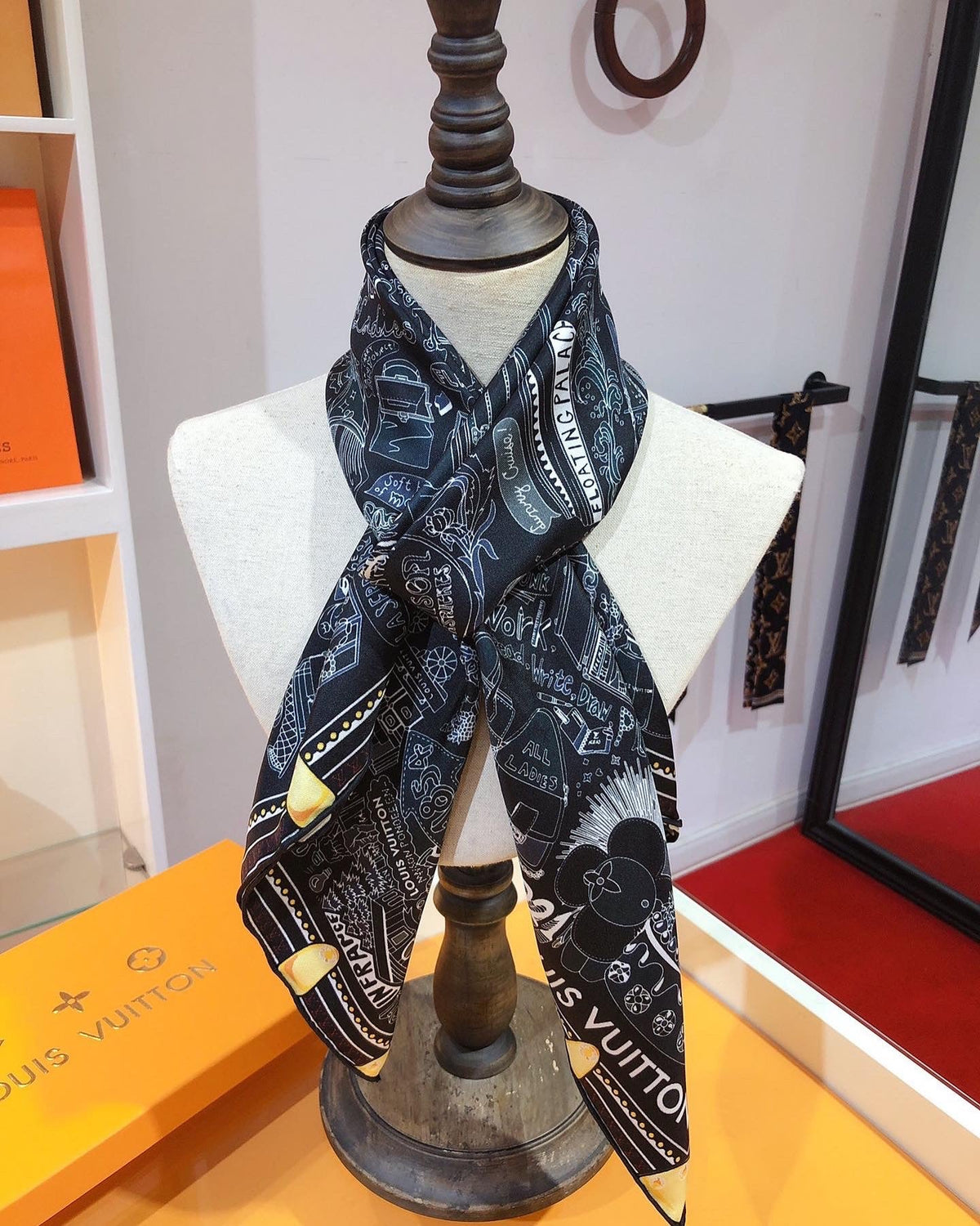 CLTH208 100%silk 90x90cm