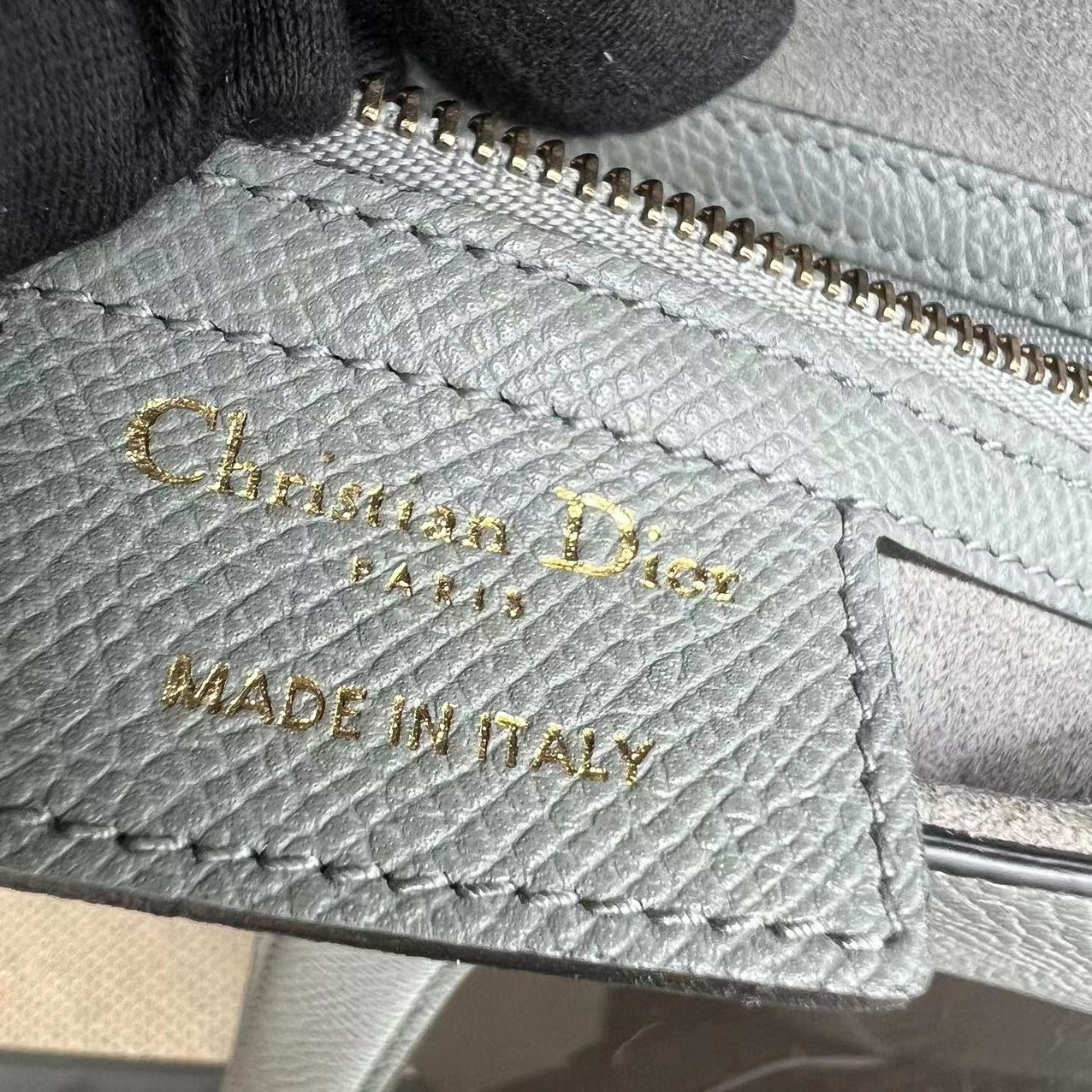 *2022 Receipt, Full Set* Saddle Medium 25CM Grained Calfskin Haze Blue GHW