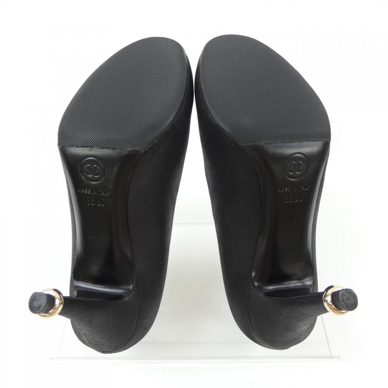 Chanel G30219X01080 Supple Calfskin Pumps