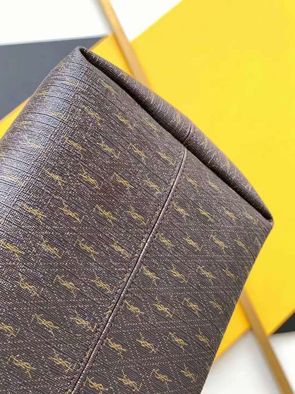 Yves Saint Laurent - Bags - The Wells Bags 200
