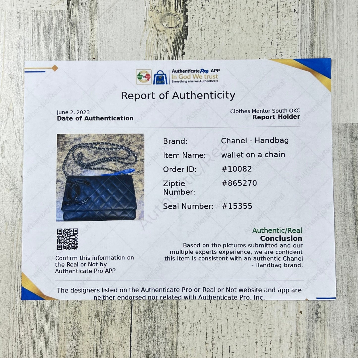 Crossbody Luxury Designer By Chanel Size: Small
