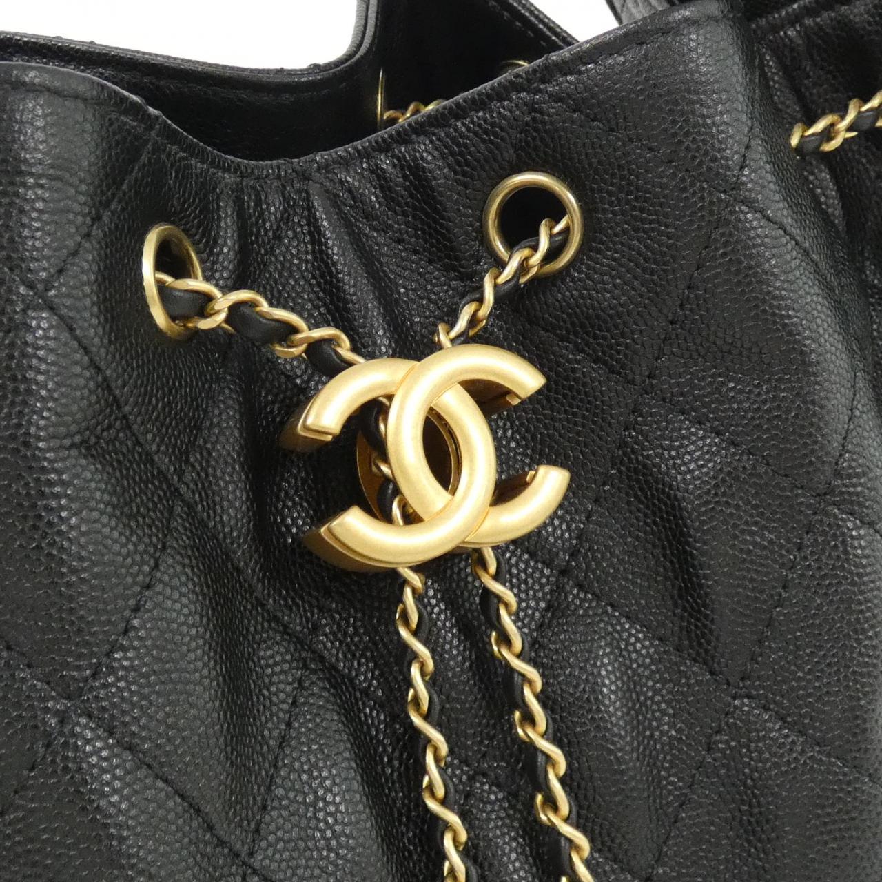 Chanel Chanel 25 Caviar Skin Shoulder Bag