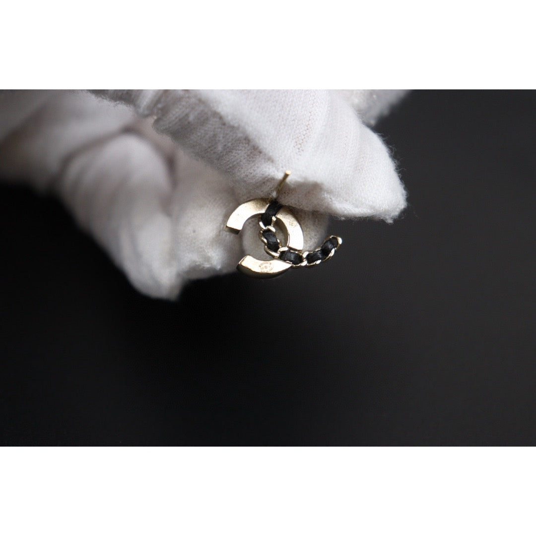Very Good ( Rank A) |CHANEL COCO Mark Satin cc Chain Diamond Earrings |V25052510