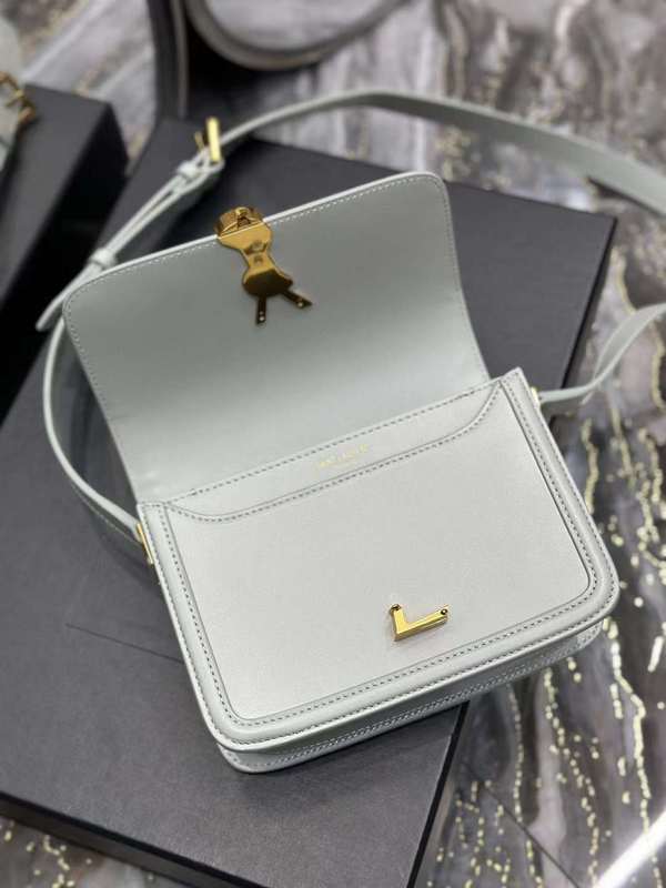 Yves Saint Laurent - Bags - The Wells Bags 621