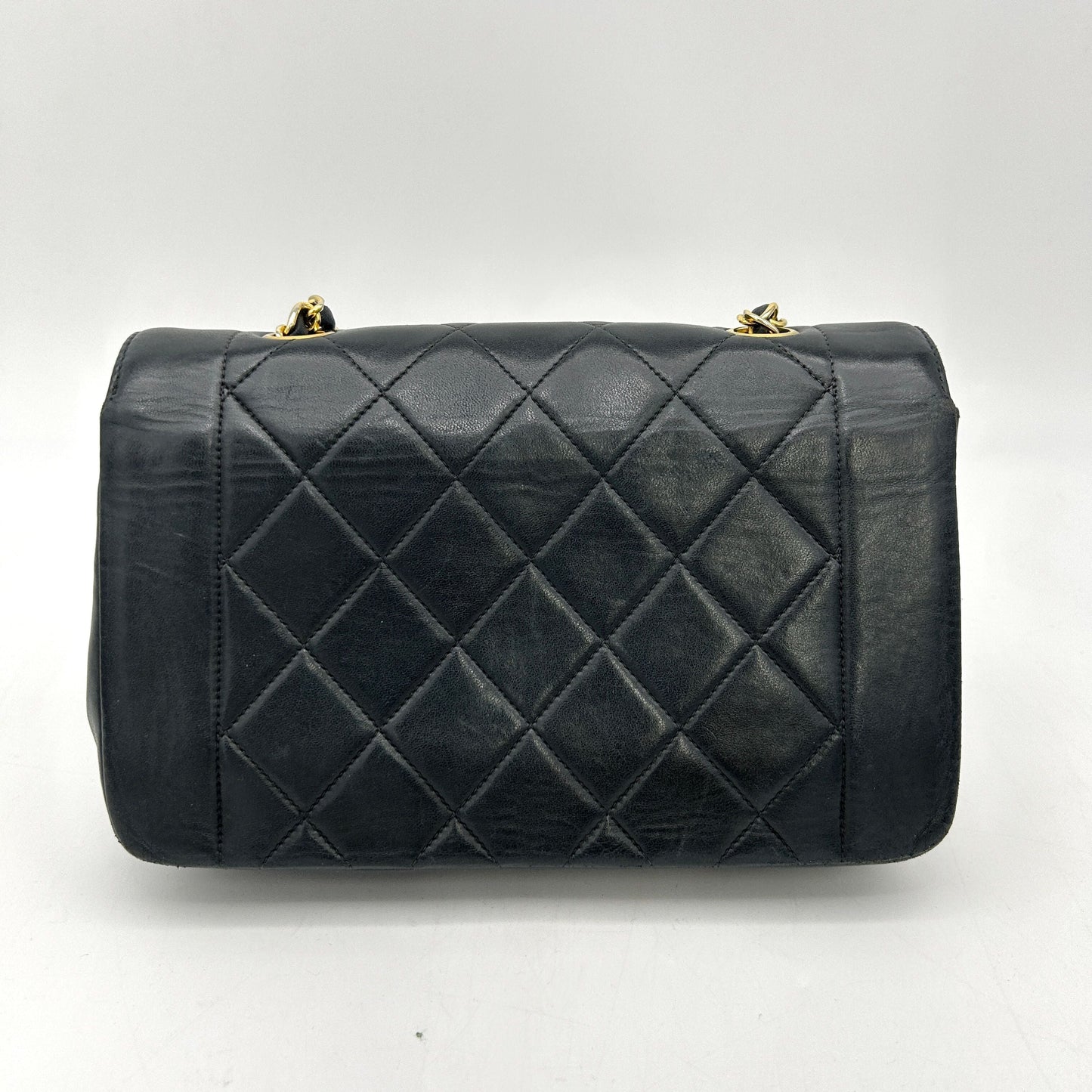 Chanel Diana Flap Chain Shoulder Bag Black Quilted Lambskin Purse LA26418