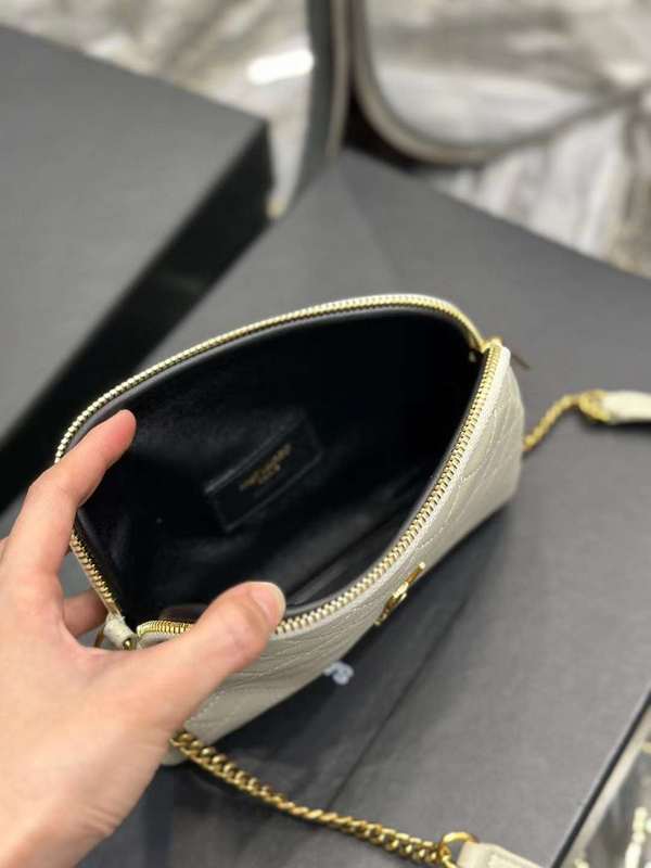 Yves Saint Laurent - Bags - The Wells Bags 590