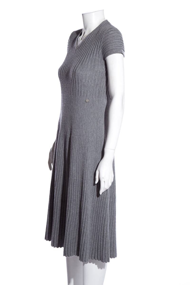 Chanel Grey Wool 2015 Midi Length V-Neck Dress SZ 36