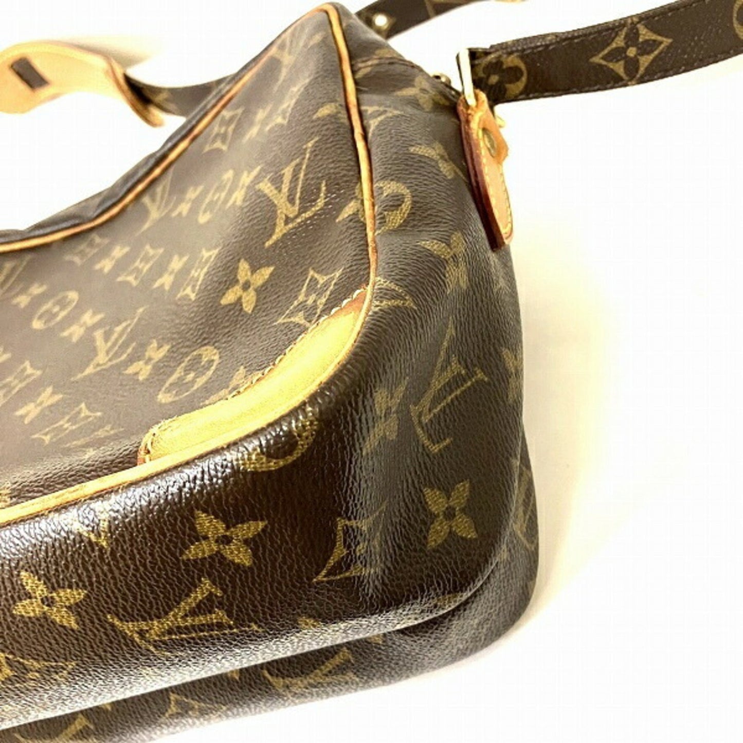 Louis Vuitton Monogram Monogram Shoulder Bag